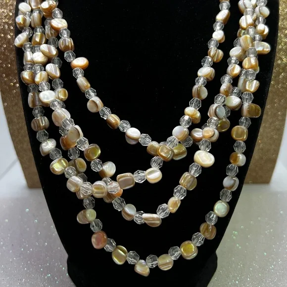 Vintage Mother of Pearl & Crystal Graduated Four Strand Natural Beauty - Picture 3 of 5